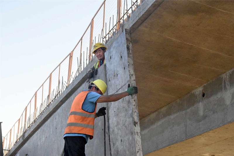 1653034335593.jpg 安裝擋土板 郭連山 攝.jpg