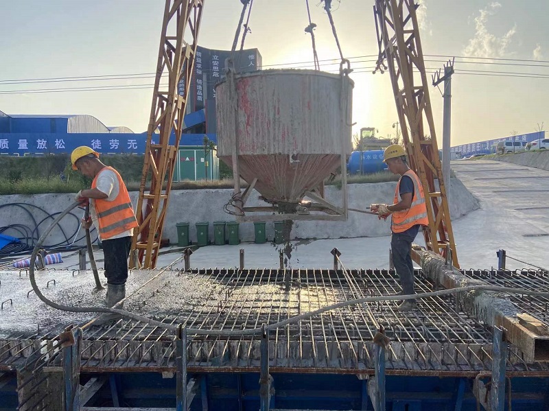 1653034439705.jpg 箱梁澆筑施工 郭連山 攝.jpg